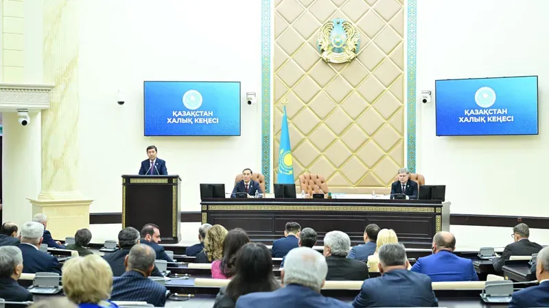 Қошанов Токаев атынан мемлекеттік наградаларды тапсырды